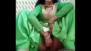 Desi Village aunty fingering and squirt for her lover // Watch Full 18 min Video At http://www.filf.pw/auntysquirt