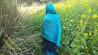 Indian Couple Injoy Outdoor Sex In Village
