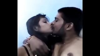 Desi girlfriend jerks boyfriend’s lund with Hindi audio