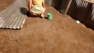 desi indian women pissing outside in open spycam