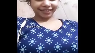 Desi gf exposing and pissing on movie call