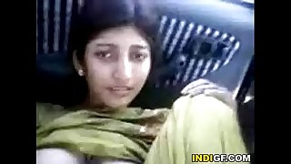Indian Girl Flashes Her Hairy Vag For A Free Rail
