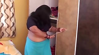 HOT AUNTY CHANGING HER Sundress FOR PLAYINY BASKETBOAL